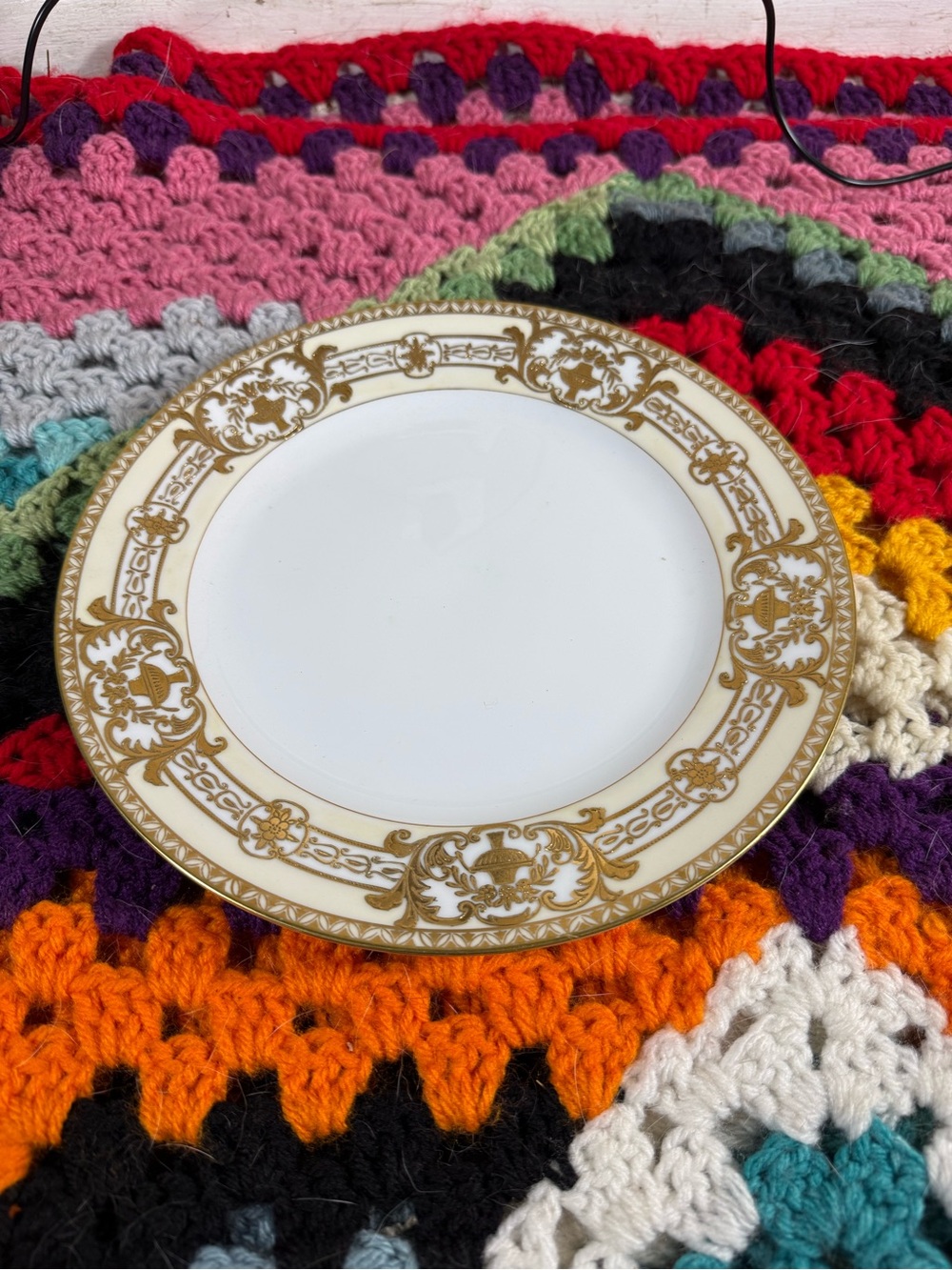 Noritake White and Gold Porcelain Tea Cup with Matching Plate Set - Picture 2 of 8